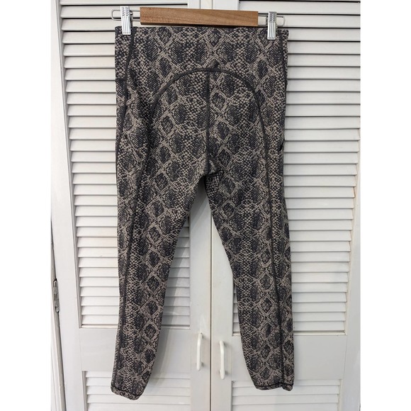 Athleta Ultimate 7/8 Tight Snake Skin Small - Picture 5 of 7